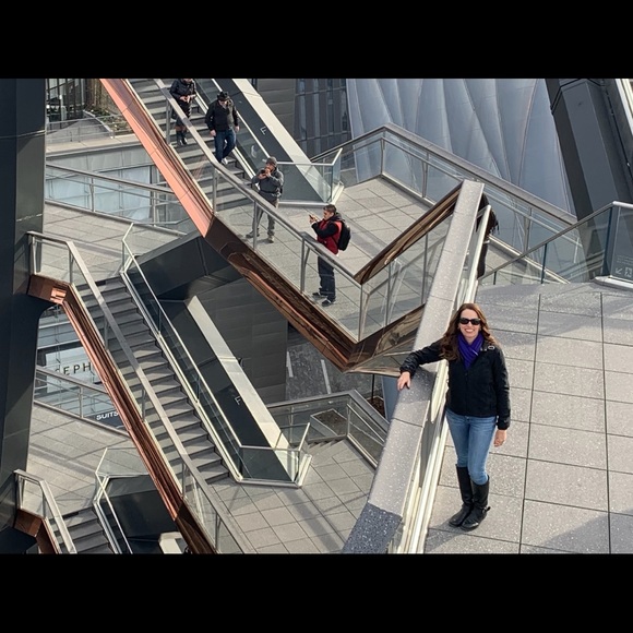 Meet your Posher, Laura - Picture 5 of 5